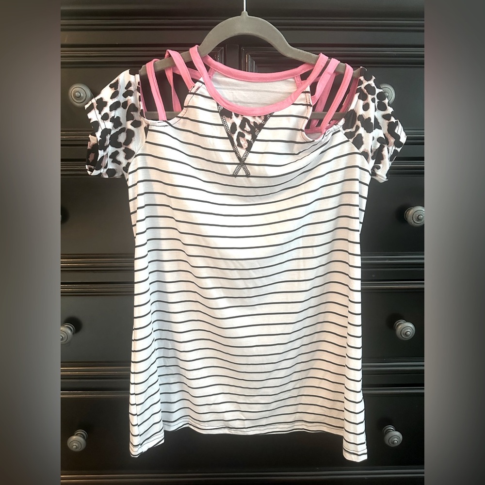 Cutout striped t shirt